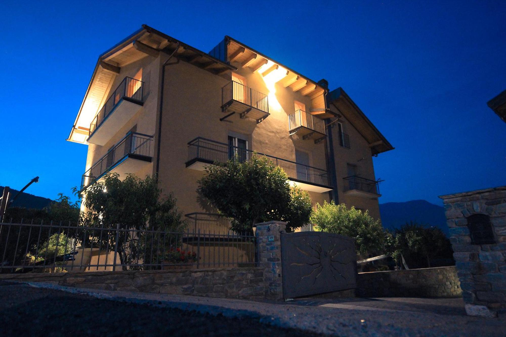 Apartment L'Envers Aosta Exteriör bild